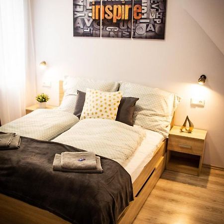 Loli Apartman Miskolc Exteriör bild