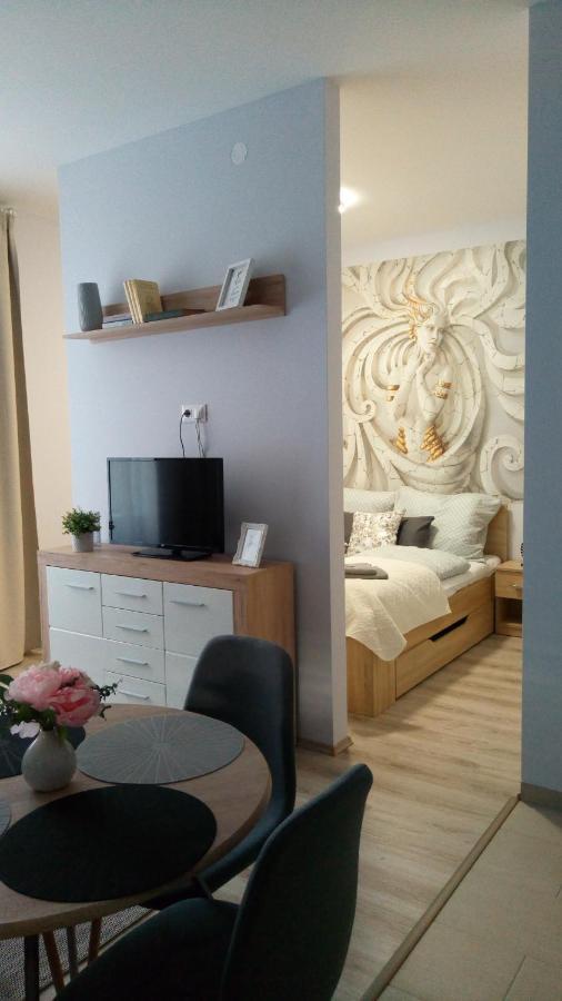 Loli Apartman Miskolc Exteriör bild