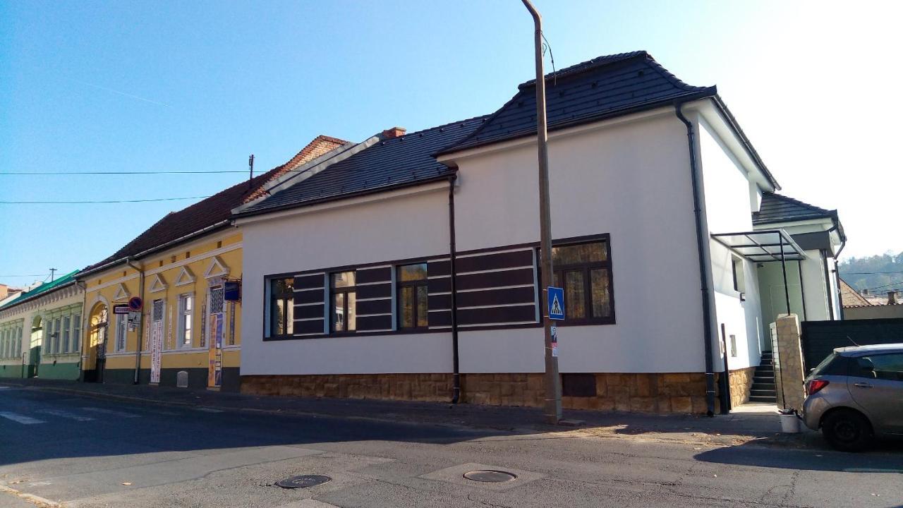 Loli Apartman Miskolc Exteriör bild