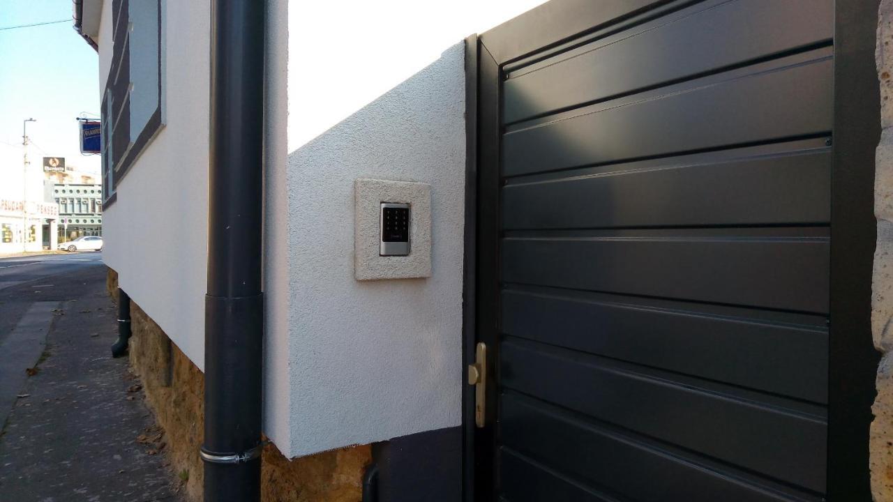 Loli Apartman Miskolc Exteriör bild