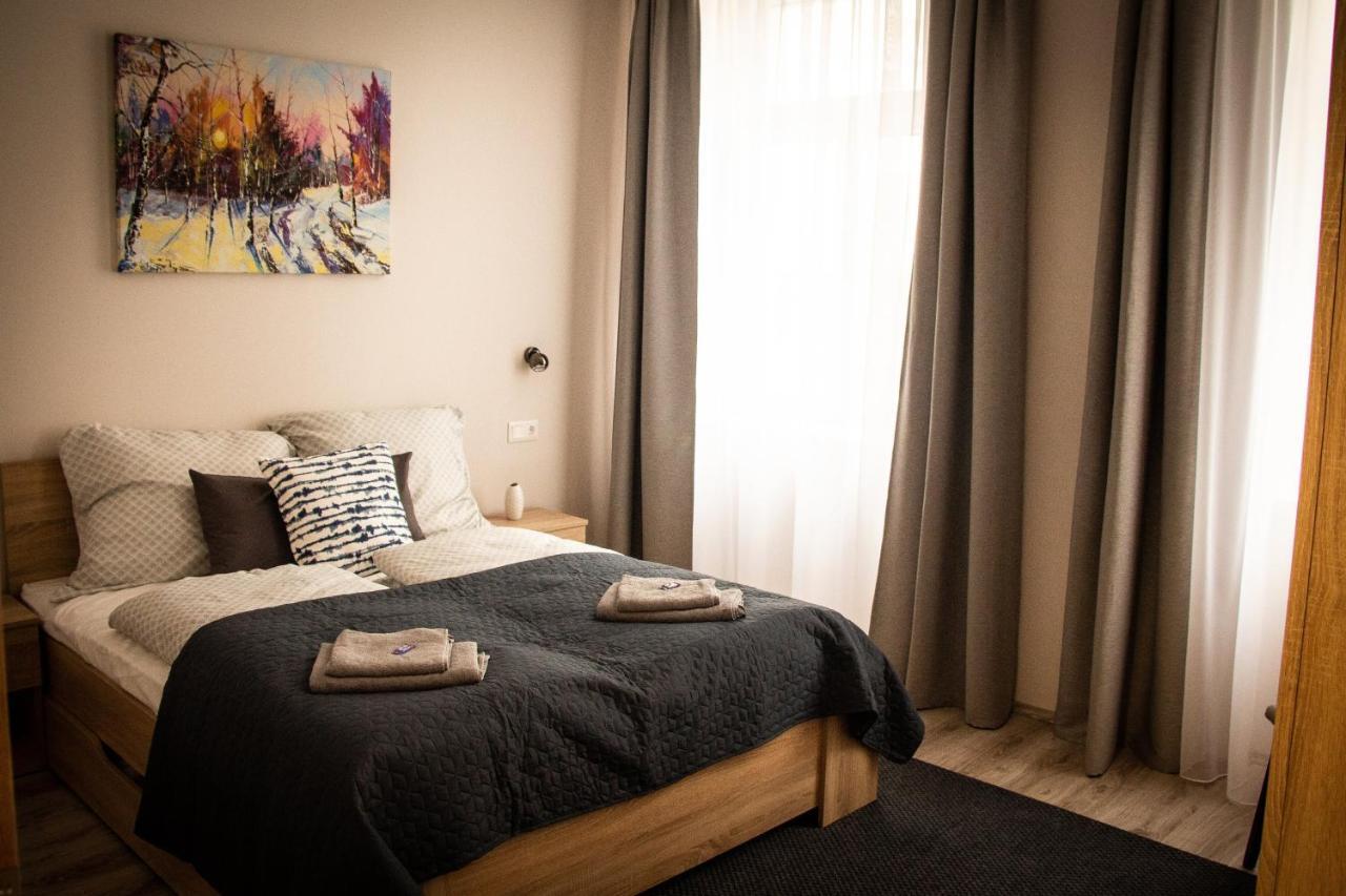 Loli Apartman Miskolc Exteriör bild