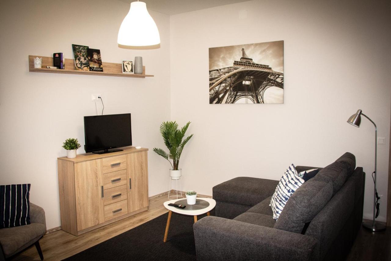 Loli Apartman Miskolc Exteriör bild