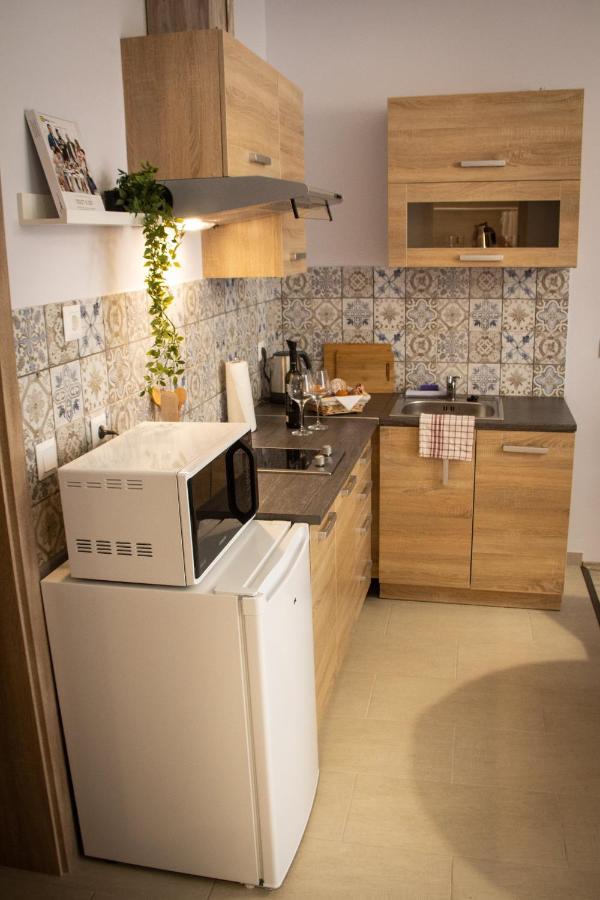 Loli Apartman Miskolc Exteriör bild